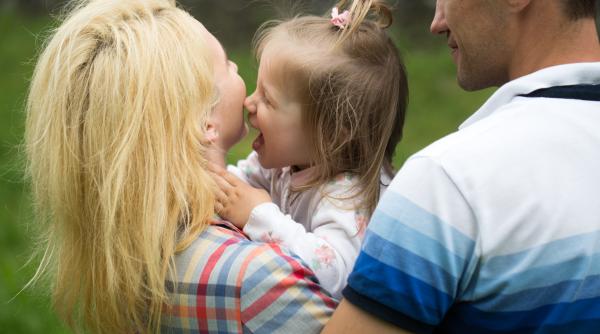 Două atitudini ale părinților care influențează dezvoltarea creierului copilului, potrivit unui expert în neuroștiință