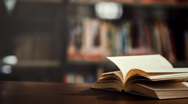 Criza lecturii în rândul elevilor. Tot mai puțini tineri sunt atrași de citit / VIDEO