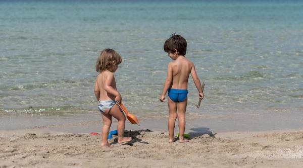 Ce trebuie să faceți dacă copilul dumneavoastră este înțepat de o meduză