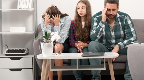 Mintea și sufletul adolescentului în fața divorțului părinților. Radu Leca: „Majoritatea tinerilor care ajung la mine îmi spun: «MĂ TEM!»”