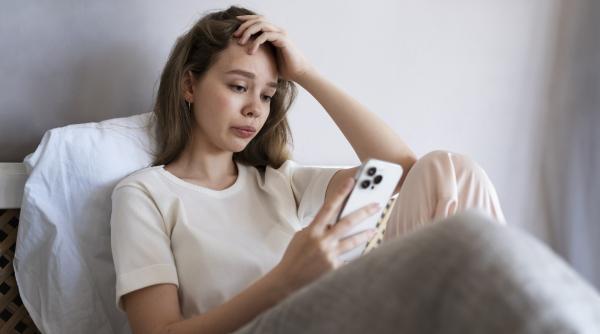 Ce este sadfishing și de ce reprezintă un risc pentru sănătatea mintală a adolescenților