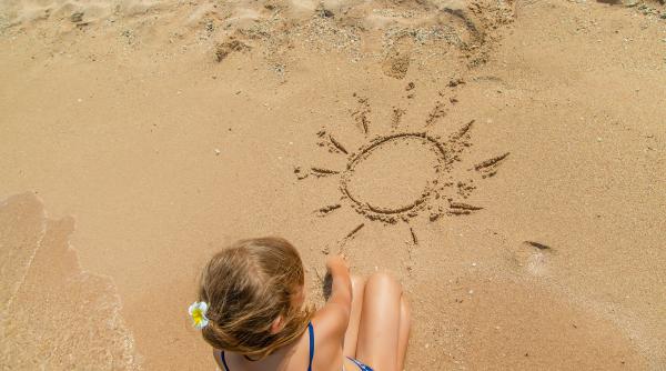 Sfatul perfect de la o mămică, care va schimba viața ta și a copiilor tăi la plajă! / VIDEO