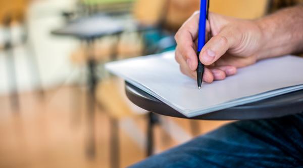 Peste 2.660 de candidați s-au retras de la proba scrisă de Titularizare 2024 după ce au văzut subiectele 