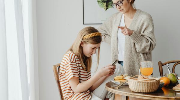 Copilul tău nu te ascultă? Iată doi pași pe care ar trebui să-i faci, potrivit expertului Daniela Candea