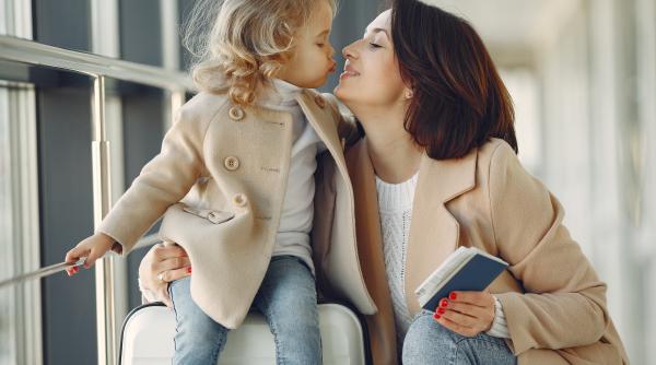 Vrei să crești copii de succes? 4 moduri în care știința spune că mamele pot face asta