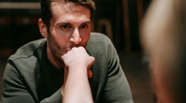 Vrei să afli dacă poți avea încredere în bărbat? Pune-i această întrebare! Psiholog Ana Gudima: 3 aspecte suspecte în comportamentul acestuia