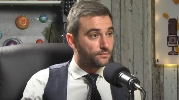 Avertismentul lui Trîmbițașu pentru părinți, după o experiență cu fiul său: „Nu mai mânca și-i puneam desene. După un timp, NU mai răspundea la nume!”