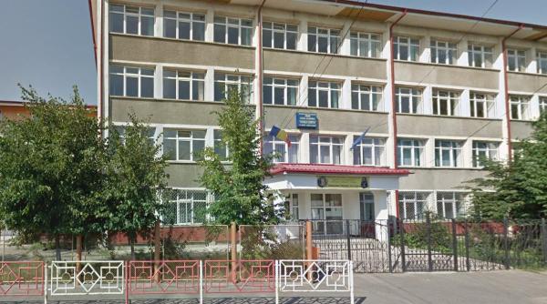 De ce arată școlile ca niște fabrici? Urania Cremene: Avem o mare problemă. A fost o intenție clară pentru care le-au gândit așa