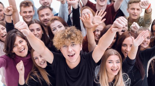 Milenialii dezvăluie 10 lucruri pe care le-au urât când erau copii, dar le iubesc acum, când sunt adulți