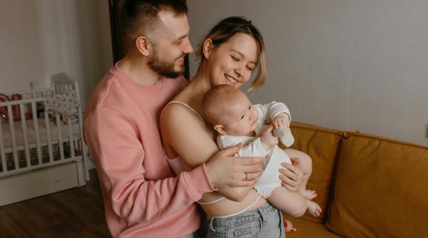 Scăderea în greutate a bebelușului: cauze și soluții