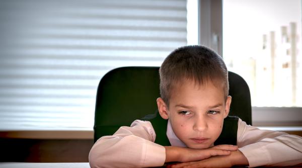 „Va face ravagii!” Oana Moraru, despre metoda „detenției”: „Înțeleg disperarea din sistemul nostru, dar va aduce și mai multă agresivitate din partea elevilor”