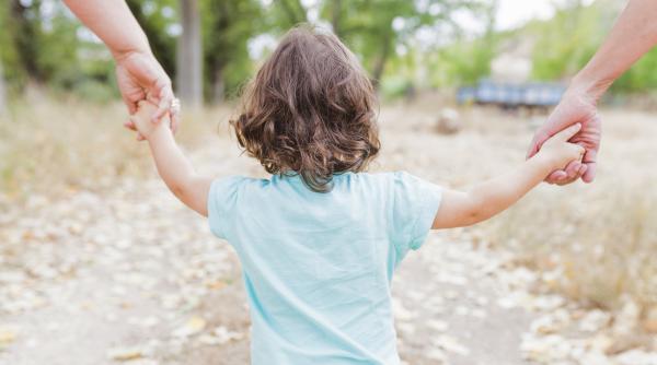 Greșeala pe care chiar și părinții buni o fac și care poate sabota viitorul copiilor lor, potrivit unui psiholog