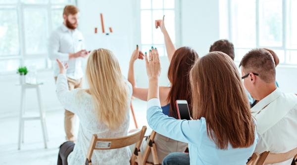 ACESTEA sunt greșelile pe care le fac părinții atunci când își ajută copiii să aleagă o carieră