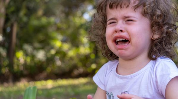 Iată 9 afirmații eficiente de spus pentru a-ți calma copilul, potrivit unui terapeut: „Sunt esențiale!”