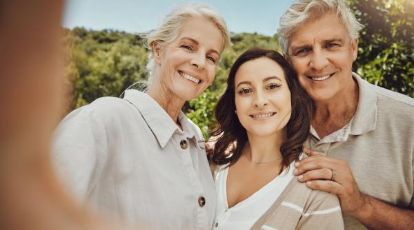 Aceasta este vârsta în care îți vei da seama că semeni cu părinții tăi, potrivit studiilor: „Acest fenomen are loc mai repede decât ne-am aștepta!”