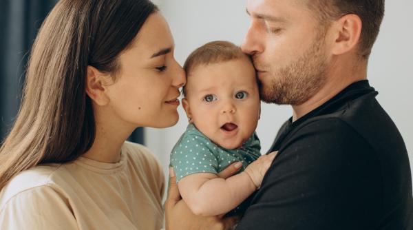 Reputația proastă a copiilor singuri la părinți vine dintr-un text pseudoștiințific de acum 140 de ani: Era o farsă la vremea lui!