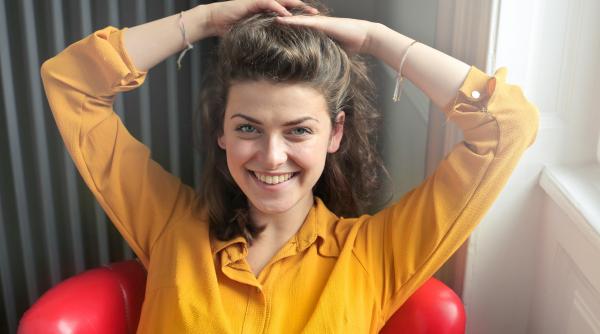 ”Vreți să fiți fericiți?” Asta e rețeta fericirii care implică 3 componente, potrivit psihologului dr. Daniel David