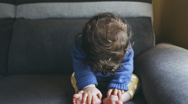 Sunt tantrumurile o invenție a parentingului modern? Violeta Mihalașcu: „Dacă ne referim la termen, da! Însă, copiii au avut crize dintotdeauna, doar că erau înăbușite!” / VIDEO