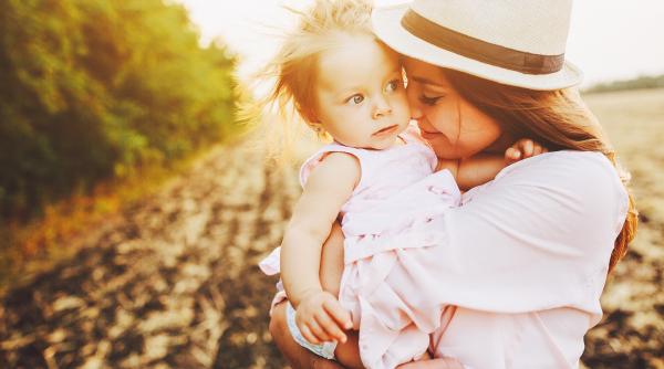 Experții de la Harvard și Yale oferă părinților trei sfaturi valoroase, în urma unei ample cercetări: „Pot fi de mare ajutor copiilor tăi!”