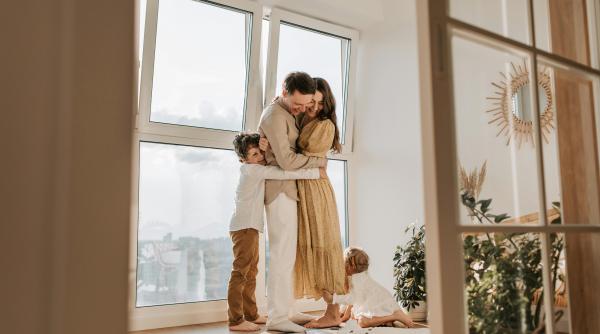 Un tată dezvăluie cum a înțeles de ce mamele se trezesc obosite dimineața