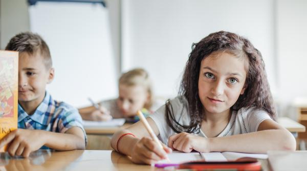 Cum să îmbunătățești performanțele academice ale copilului tău