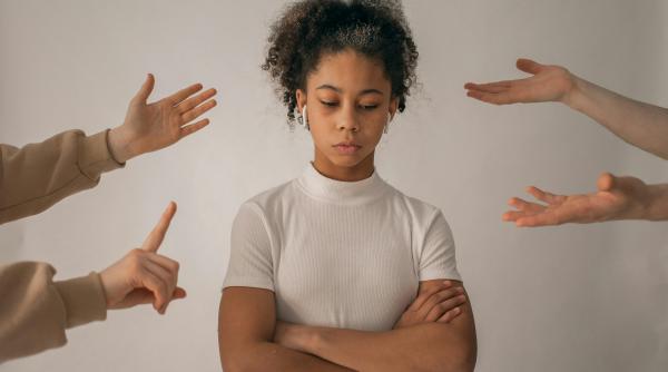 De ce copiii mint? Psihologul Alfred Schmidt oferă 3 pași cheie prin care să elimini acest comportament