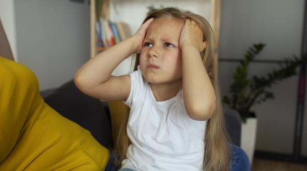 Cum să depășești crizele de furie și viciile celor mici