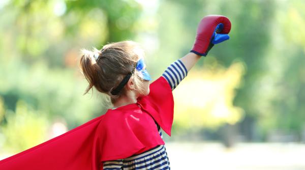 Iată cum să crești un copil curajos, conform unui terapeut: „Ultimul lucru pe care ar trebui să-l faci este să-l forțezi să iasă din zona sa de confort!”