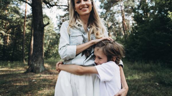 Întrebarea pe care ar trebui să și-o adreseze toți părinții. Psiholog: „Pot identifica originea multor probleme relaționale cu copiii!”