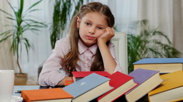 Sfaturi de aur pentru părinți: IATĂ cum poți îmbunătăți planificarea, organizarea și concentrarea copilului în gimnaziu