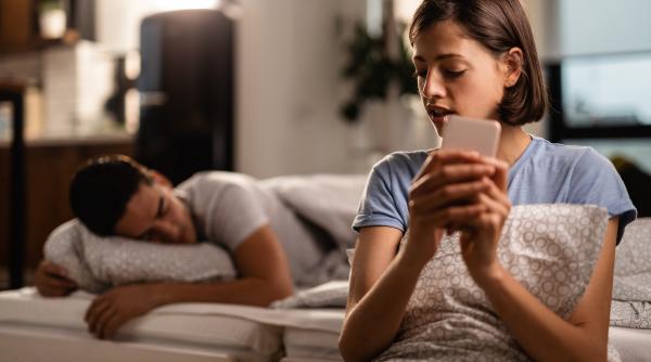 Iată factorii care determină un partener să înșele, potrivit psihologiei