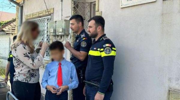 Elev de 11 ani dat dispărut de părinţi după orele de curs, găsit de poliţişti