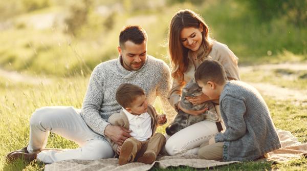 Iată cum crede un terapeut că arată o familie toxică. „Se concentrează în principal pe controlul imaginii în societate”