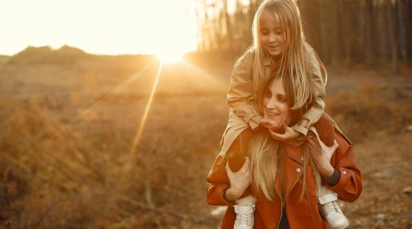 Mama „tigru”. Avantajele și dezavantajele asupra psihicului copilului. Psiholog: „Ea nu se naște doar din dorința de succes, ci și din nevoia de supraviețuire!”