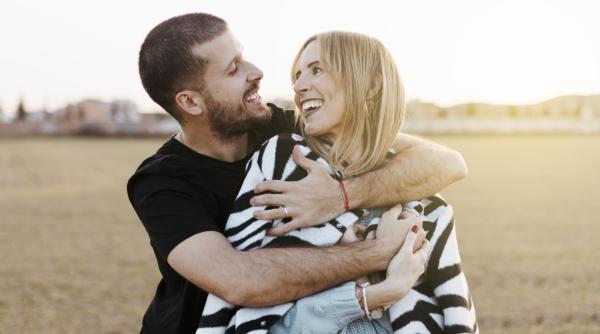 Mesaje care îl vor face pe soțul tău să înceapă să se comporte complet diferit față de tine. Încearcă-le