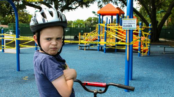 Vrei să crești copii rezilienți și inteligenți? „Învață-i cum să se enerveze”, spune un psiholog 