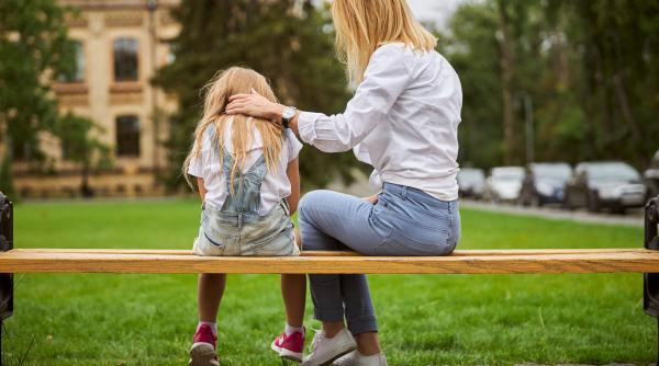 Copilul suferă de fobie școlară? Cauzele probabile, potrivit unui expert: „Pretențiile excesive generează saturație, iar elevul ajunge să se prăbușească”