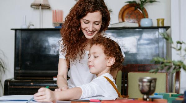 Întrebări esențiale pe care să le adresezi zilnic unui copil de vârstă școlară