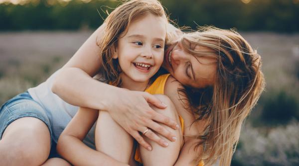 Lucruri de care fiecare copil are nevoie pentru a crește simțindu-se iubit și acceptat