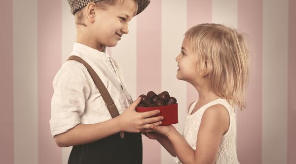 25 septembrie - Ziua institituită prin Lege în care copilul tău poate învăța să fie atent la nevoile celor din jur