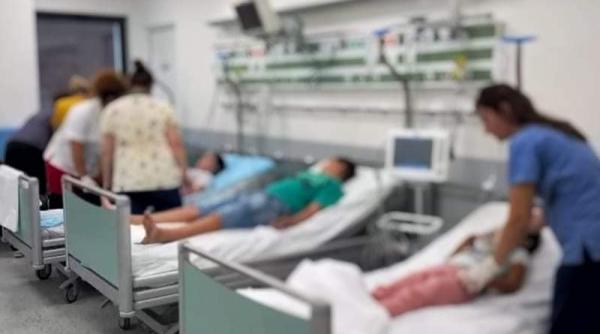 Programul școlar „Masa Caldă” a trimis 121 de copii și părinți la spital: Stări de vomă și simptome de toxiinfecție alimentară