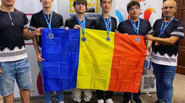 Elevii români se întorc cu patru medalii de la Olimpiada Balcanică de Informatică