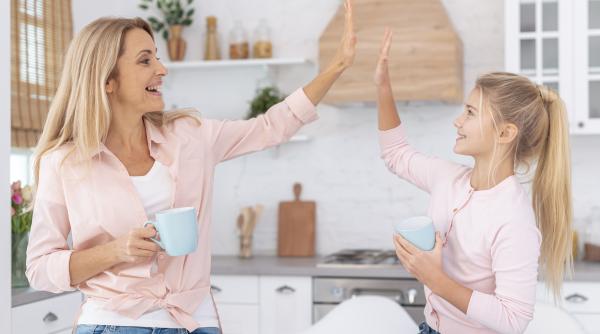 Întrebarea pe care să nu o adresezi copiilor atunci când se întorc de la școală, potrivit psihologului