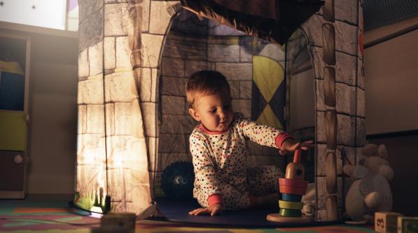 Ajutați-vă copiii să devină mai autonomi și independenți! Experți: „Părinții trebuie mai întâi să îi învețe să se joace singuri!”