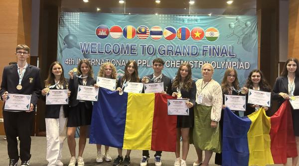 România triumfă cu 13 medalii de aur la Olimpiada Internațională de Chimie Aplicată, Indonezia. Elevii, nevoiți să-și achite biletele, după ce Ministerul Educației nu ar fi oferit sprijin