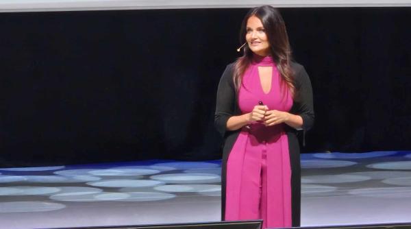 EXCLUSIV! Dr Shefali Tsabary, mesaj pentru părinții români: „Numai AȘA îți eliberezi copiii!