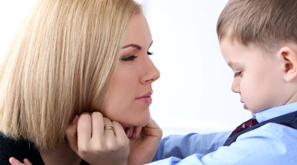 Cele trei ingrediente pentru a crește un copil echilibrat, potrivit expertului în parenting Urania Cremene