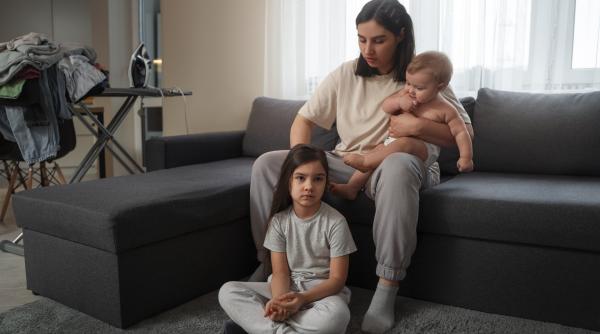 Părinții de astăzi sunt cei mai stresați din istorie, iar de vină este ASTA