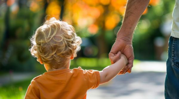 „Nu mai plânge, nu ai de ce!” Ce efect are minimizarea emoțiilor asupra dezvoltării copiilor? Violeta Mihalașcu: „Ajunge să-și respingă propriile trăiri!”