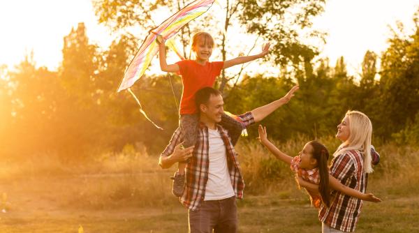 „Aceste tactici parentale «extreme» funcționează”, spune un expert care a intervievat 70 de părinți de adulți de mare succes